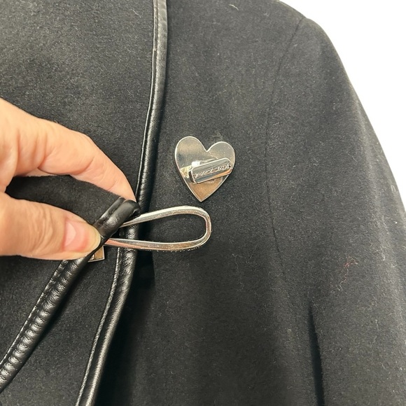 Betsey Johnson Black Brushed Wool Fold-Over Neck Drape Coat Asymmetric Hem Sz 4 - Picture 12 of 16